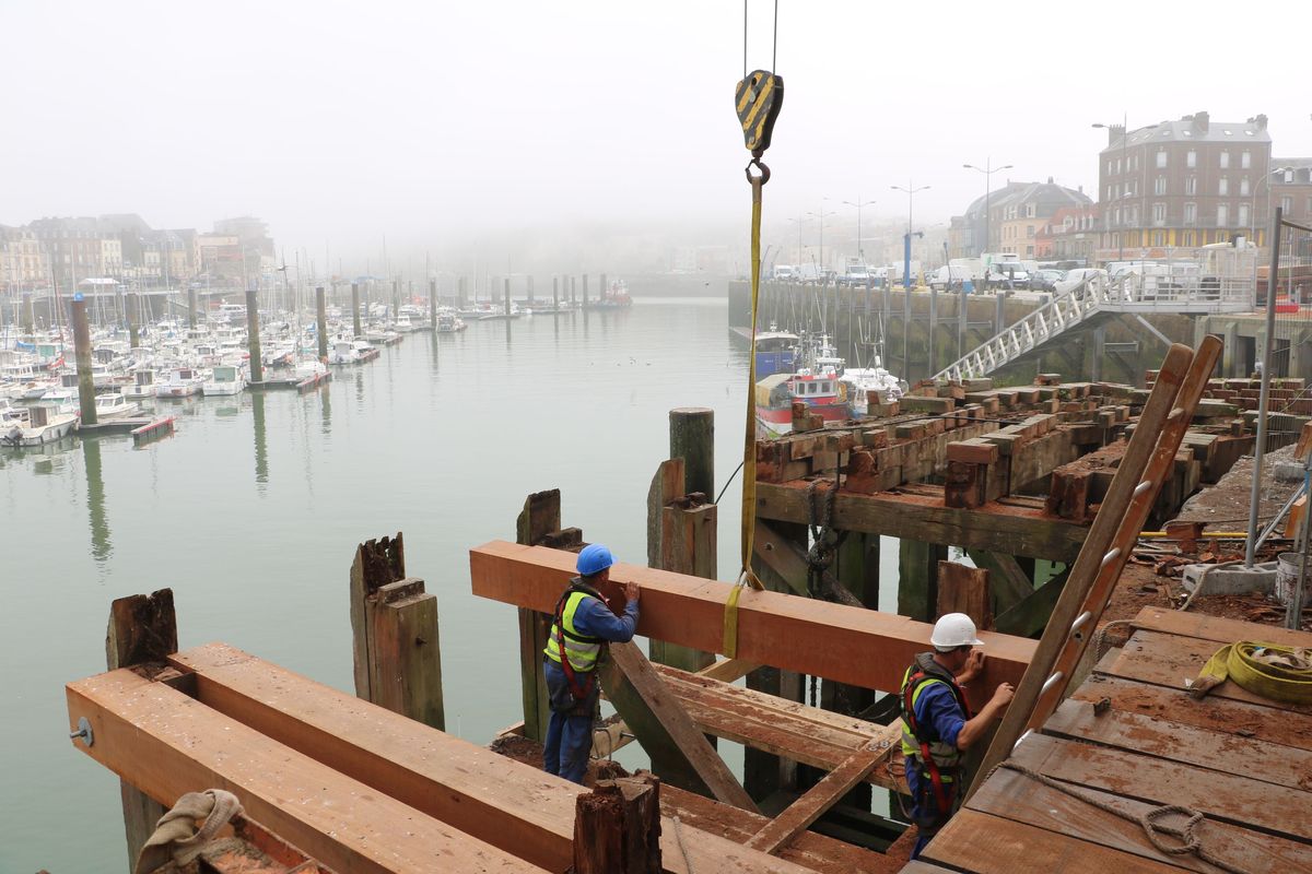 Réhabilitation de l'appontement ouest du pont Ango"
